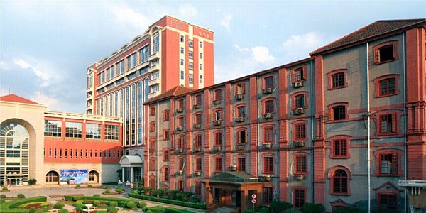 Getting Around China: Metro, Trains, DiDi and the Apps You Need Daily